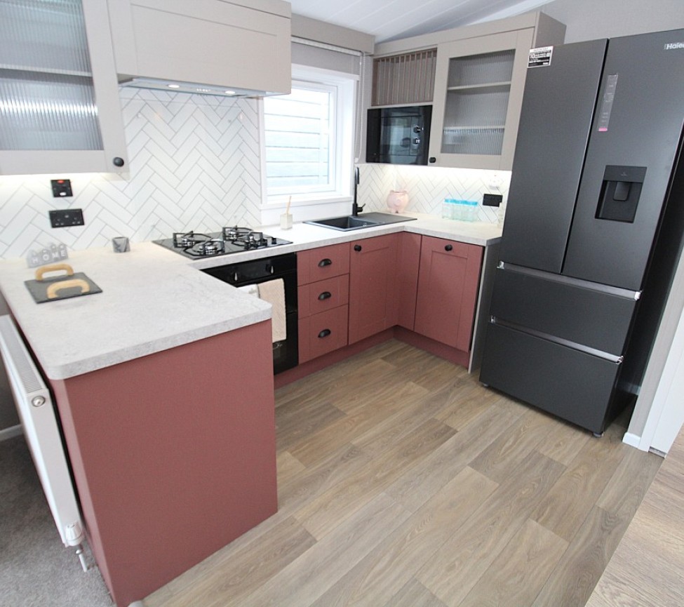 Swift Clermont Lodge 41 x 13 2 Beds L Shaped Kitchen