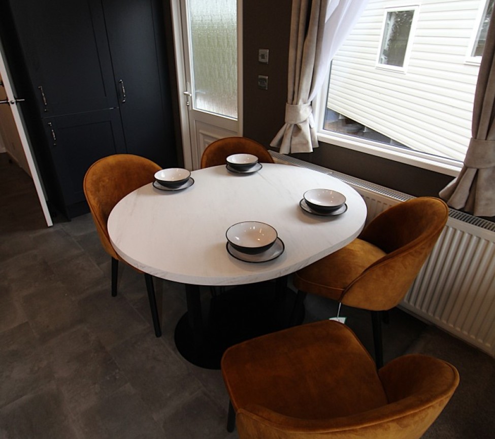Swift Marguax 38 x 12 2 Beds dining area