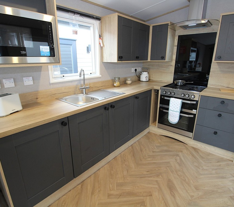 ABI Wimbledon 39 x 12 2 Beds Kitchen with Integrated Microwave