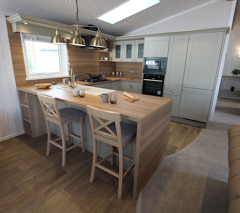 Swift Toronto Lodge 2027 43 x 20 2 Beds Country-Style Kitchen With Breakfast Bar