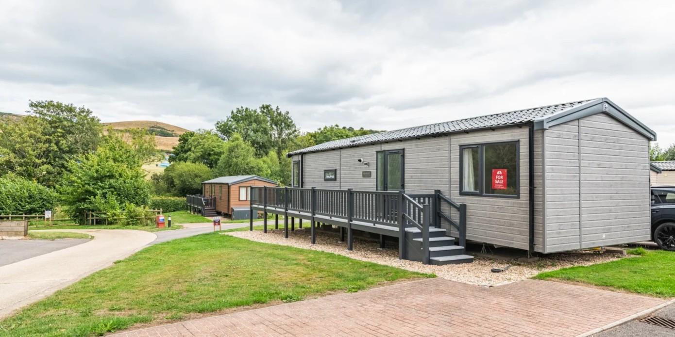 Golden Cap Moselle Lodge Exterior