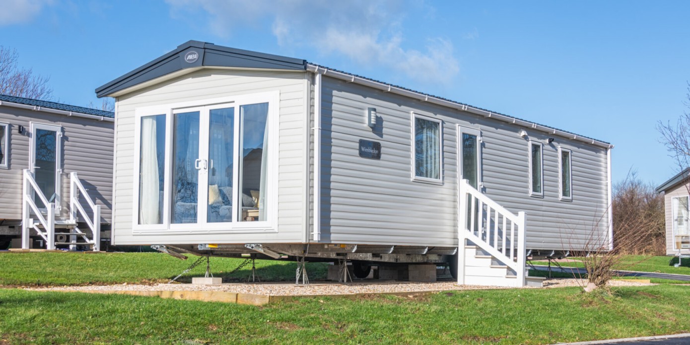 Golden Cap Wimbledon 36x12 Exterior