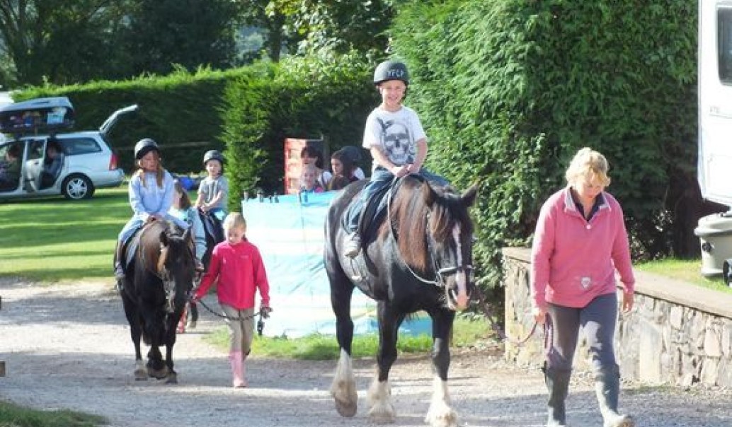 Yeatheridge Farm Caravan Park in Crediton in Devon
