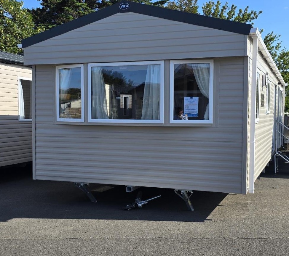 Exterior view of the 2025 ABI Summer Breeze Deluxe