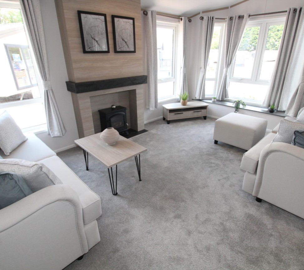 Atlas Lilac Lodge 2023 Lounge