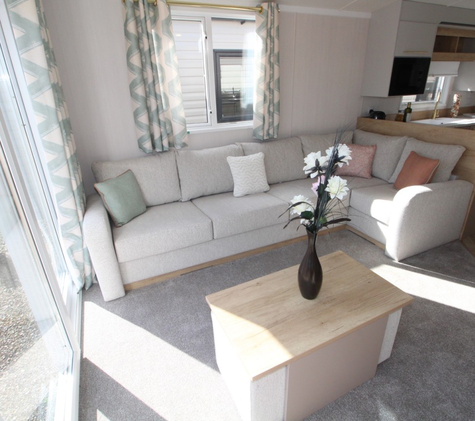 Swift Burgundy 2026 Lounge fourth view