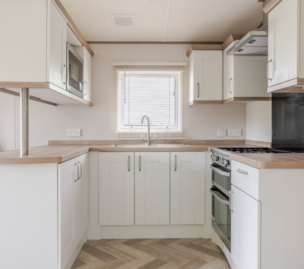 Golden Cap Wimbledon 40x12 3 bed Kitchen
