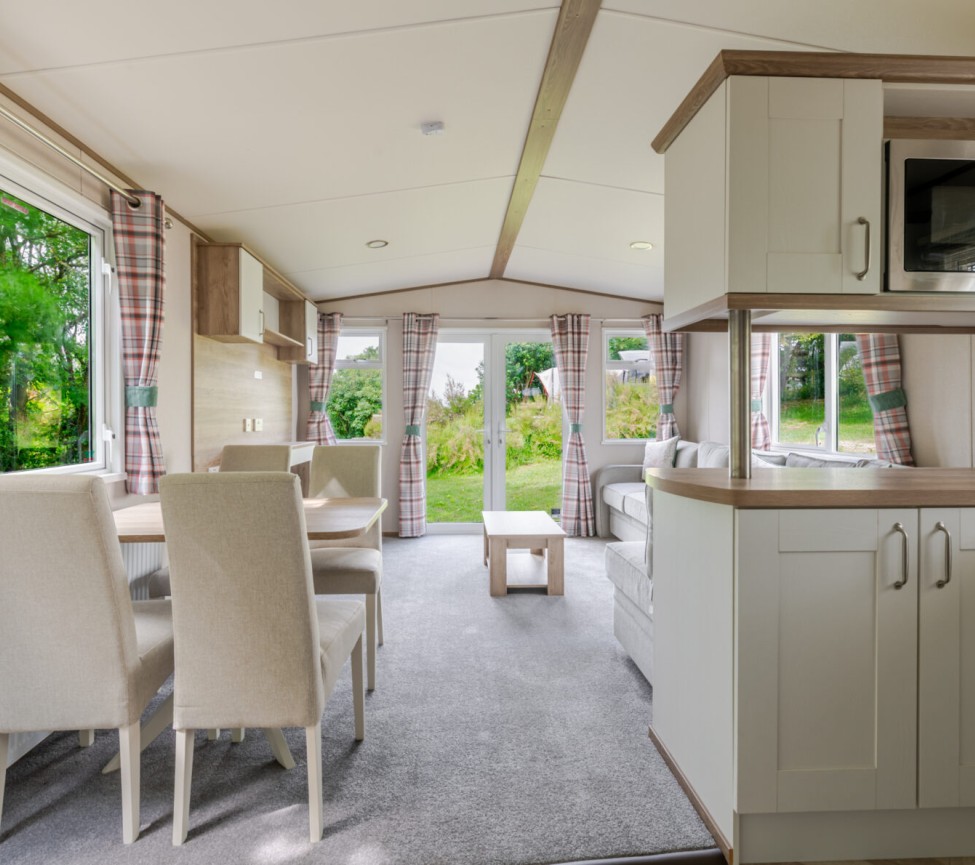 Golden Cap Wimbledon 40x12 3 bed Lounge