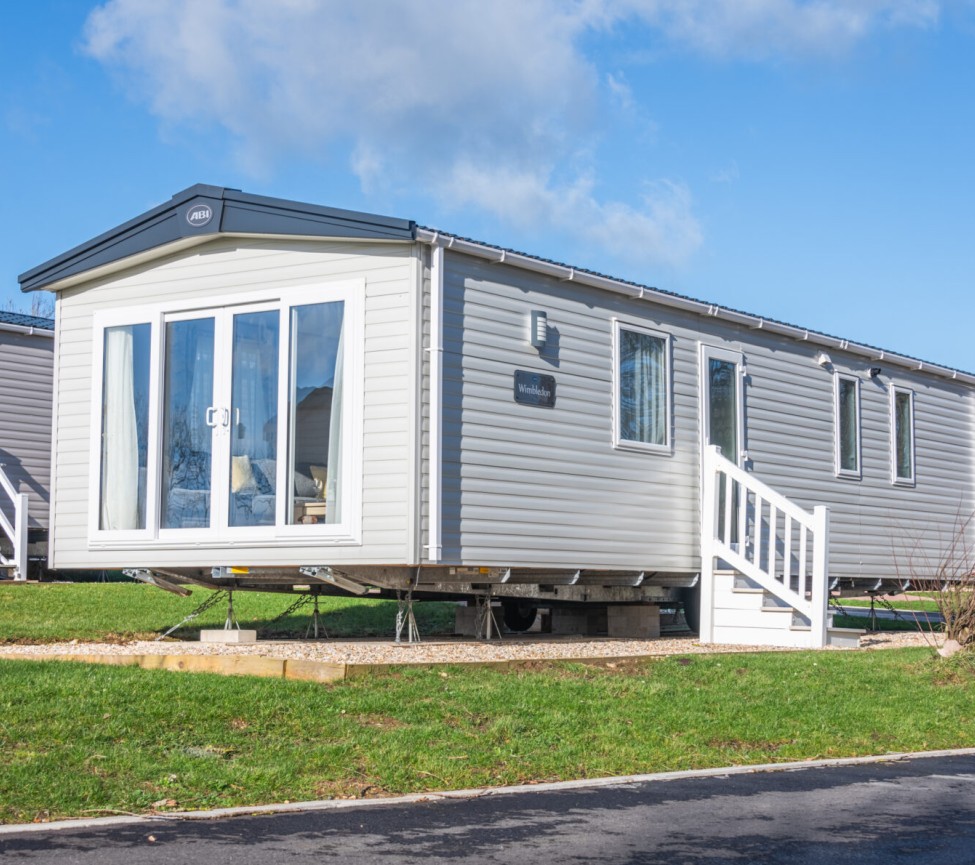 Golden Cap Wimbledon 36x12 Exterior