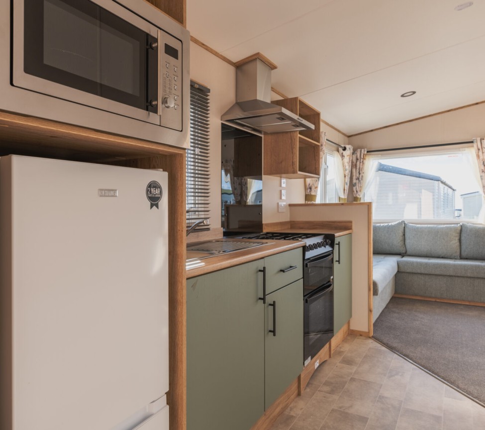 Highlands End ABI Coworth 28x12 Kitchen