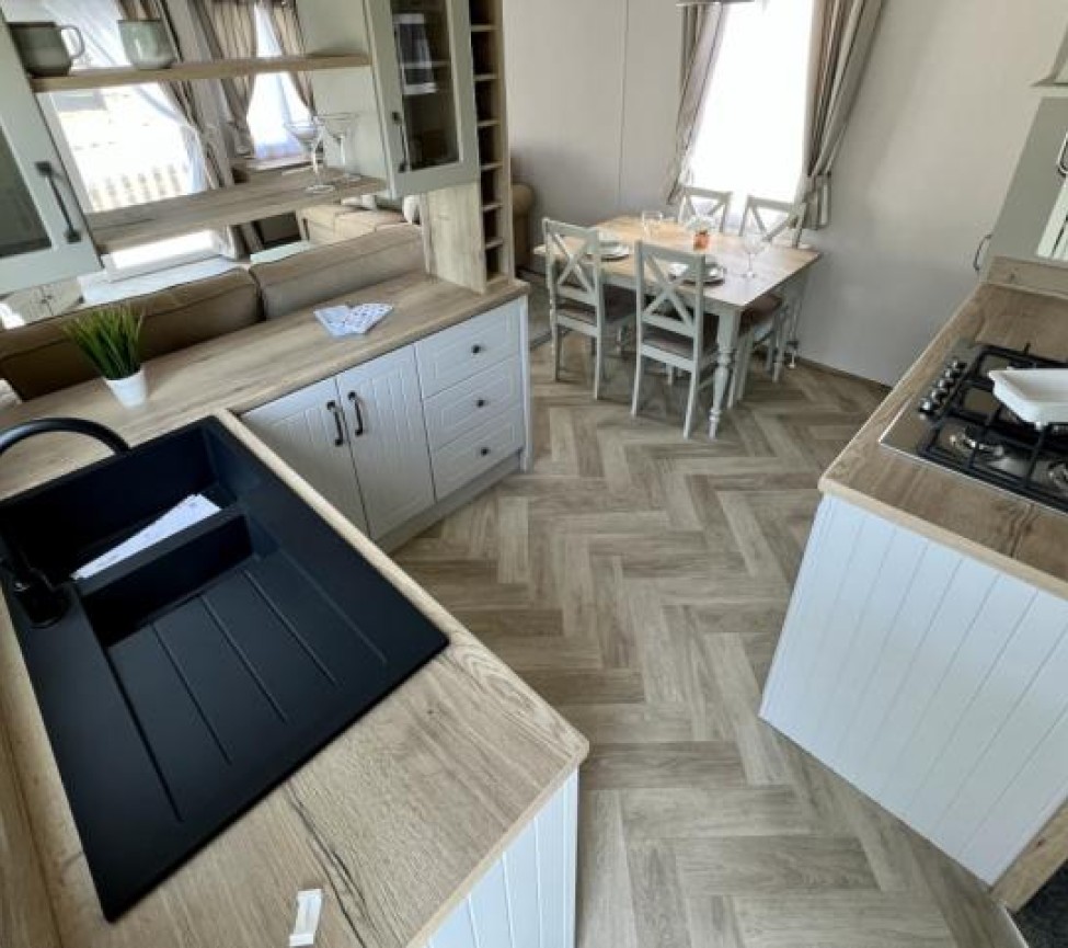 Altas Debonair kitchen view
