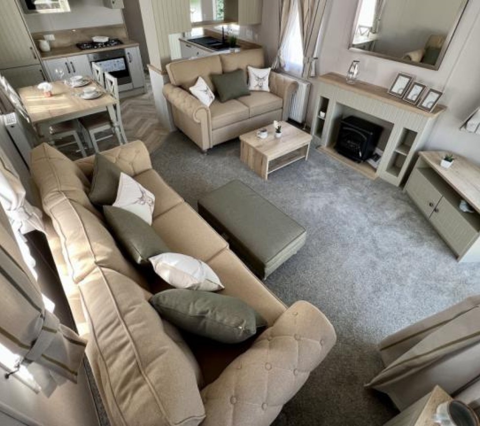 Lounge area 2022 Altas Debonair