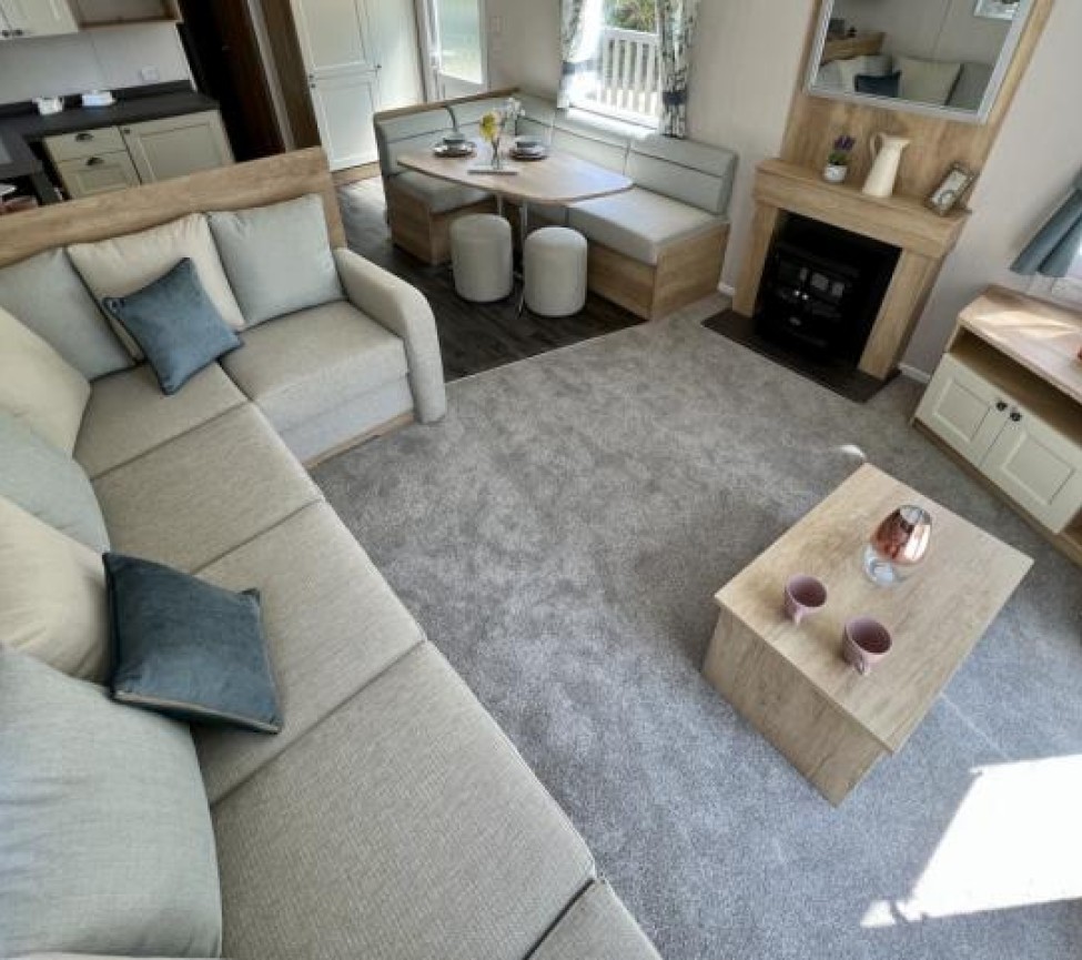 Holywell 21 Swift Burgundy open plan kitchen lounge diner