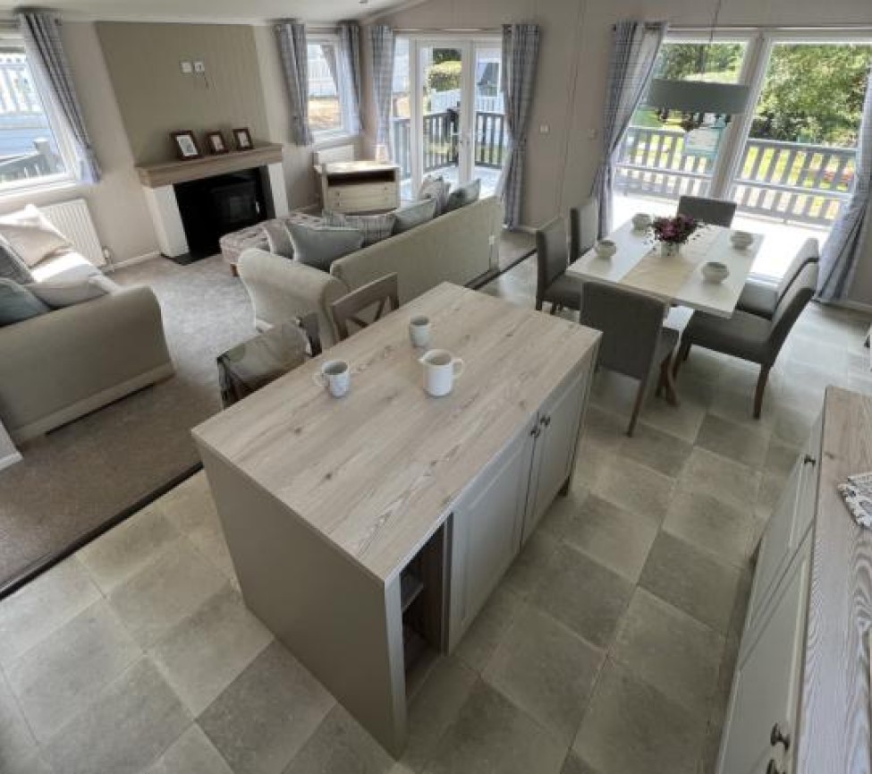 Holywell 23 Swift Edmonton Lodge dining area