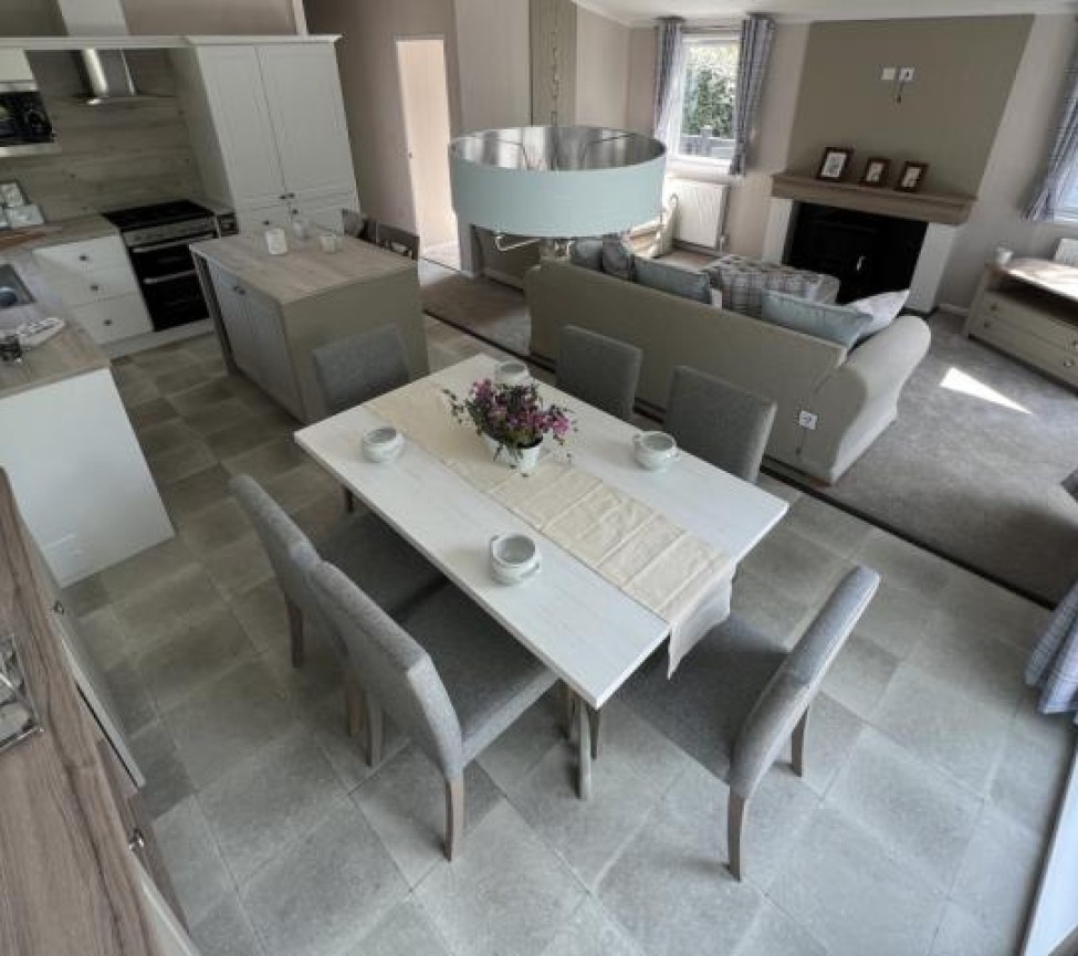 Holywell 23 Swift Edmonton Lodge open plan living