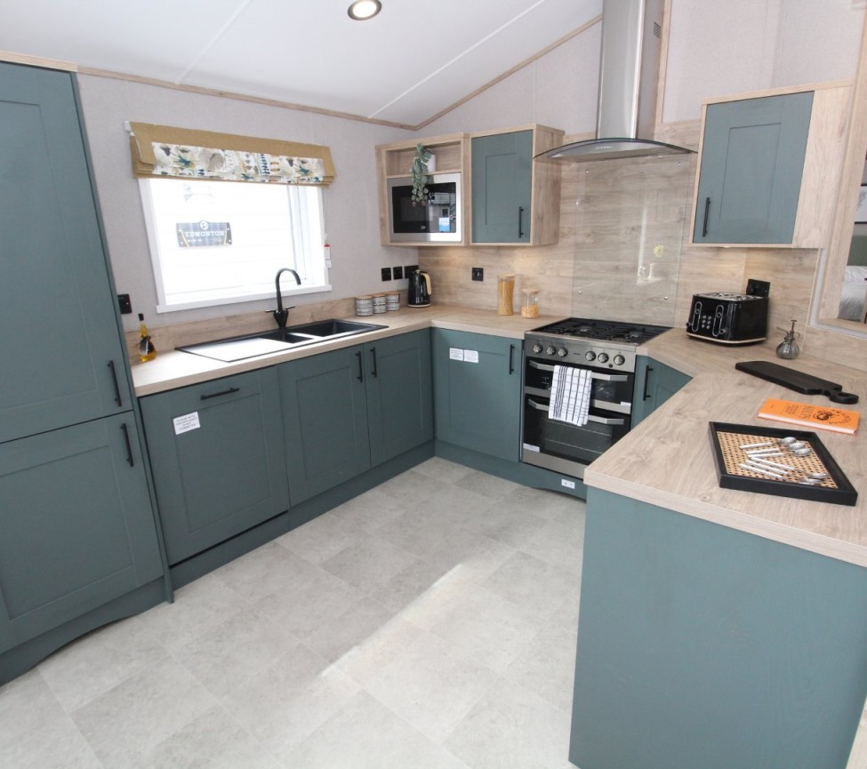 Fitted kitchen and appliances in ABI Kielder
