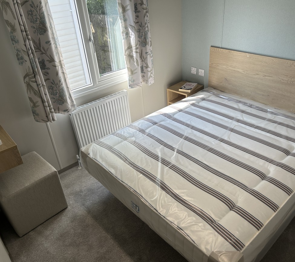 Victory Silverwood 32 x 12 master bedroom