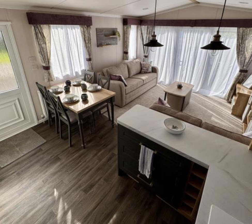 2025 Swift Bordeaux Lounge