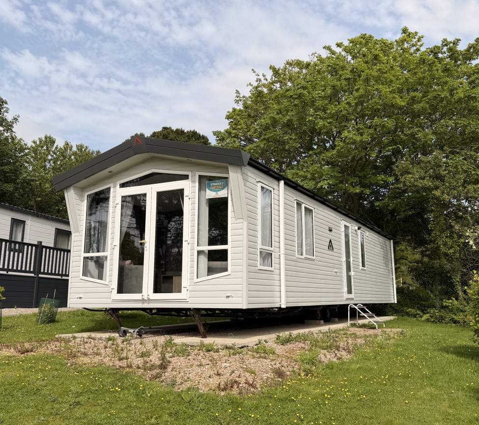 Altas Status Exterior view