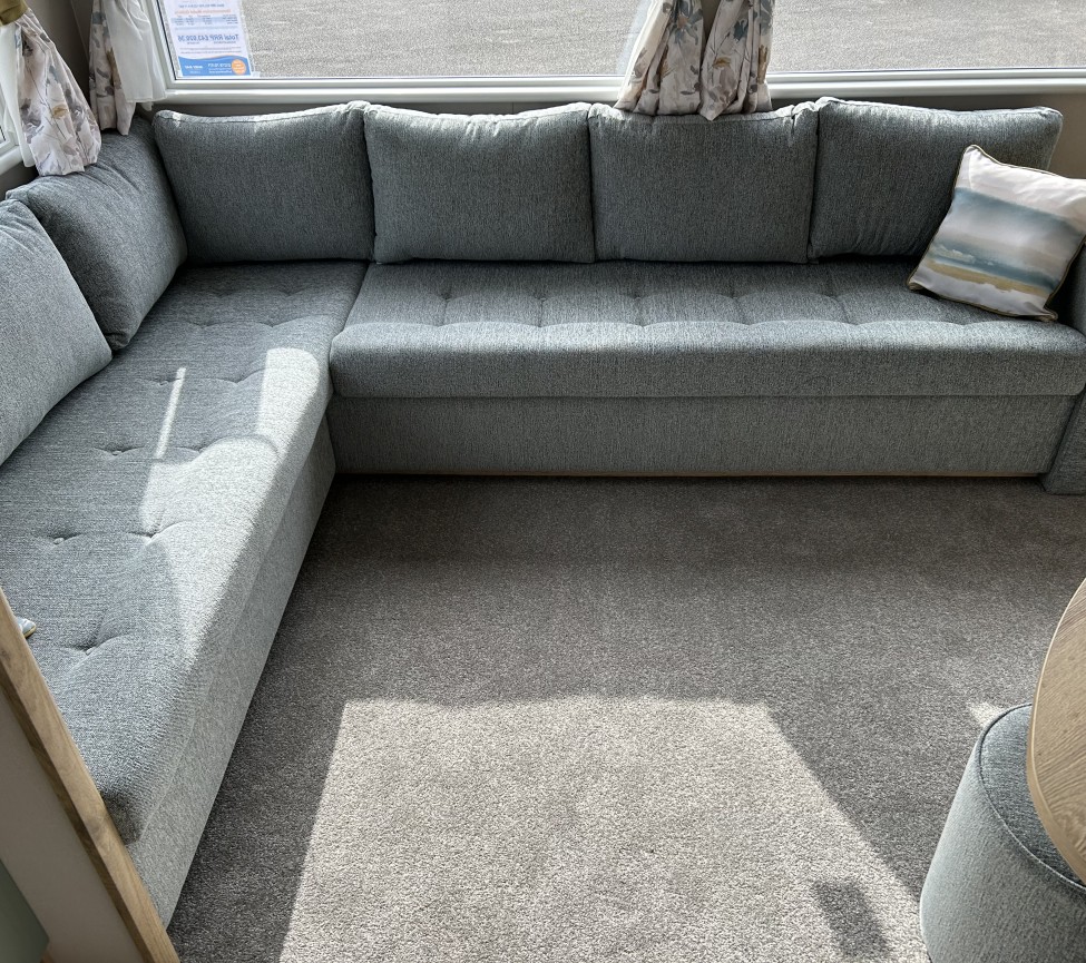 28 x 12 ABI Coworth lounge