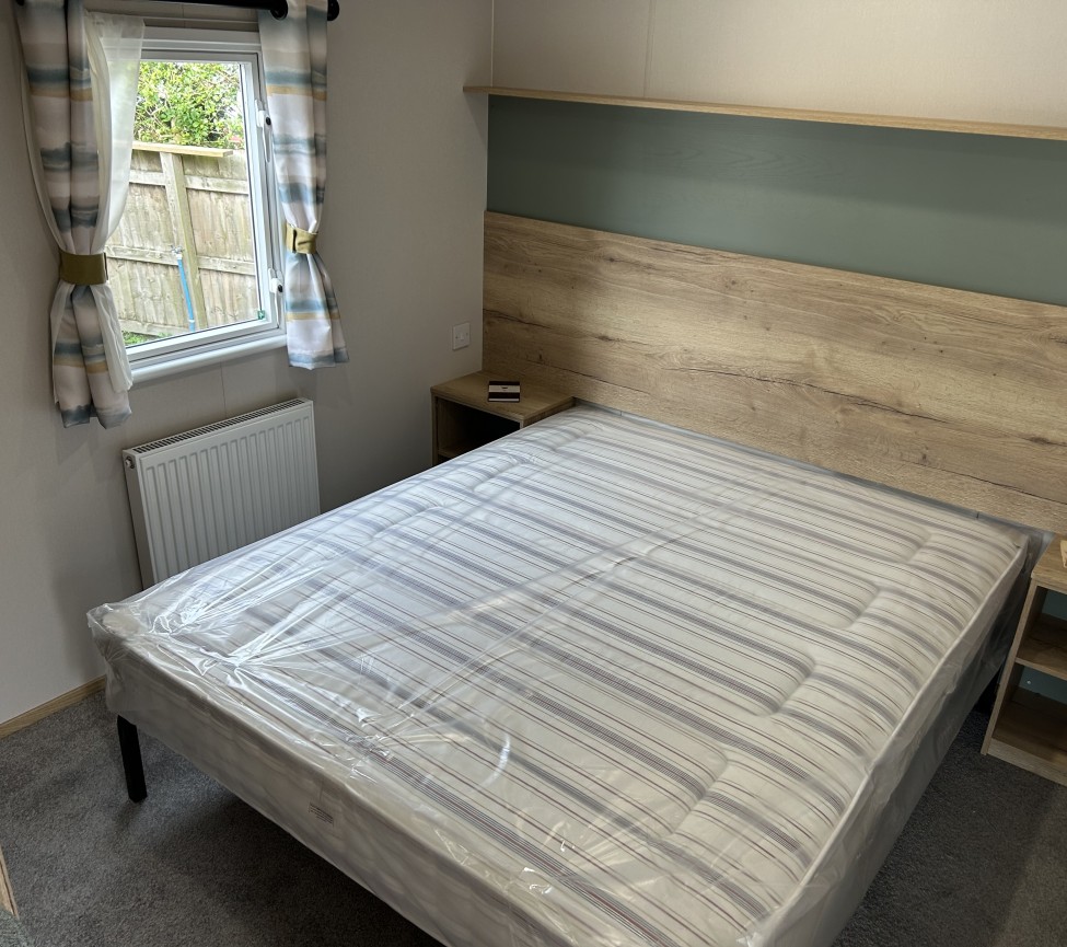 28 x 12 ABI Coworth bedroom