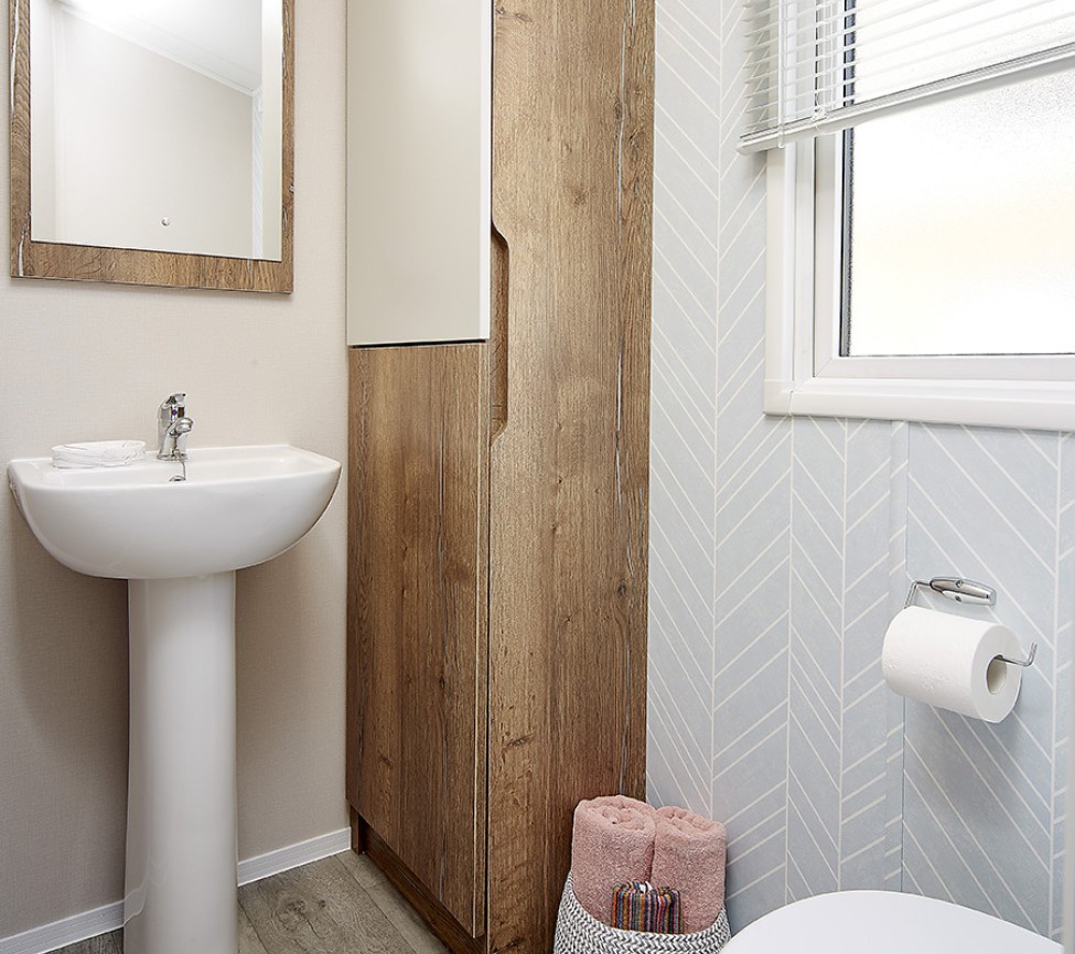 Interior Bathroom view of the 2024 Atlas Sahara 39 x 12