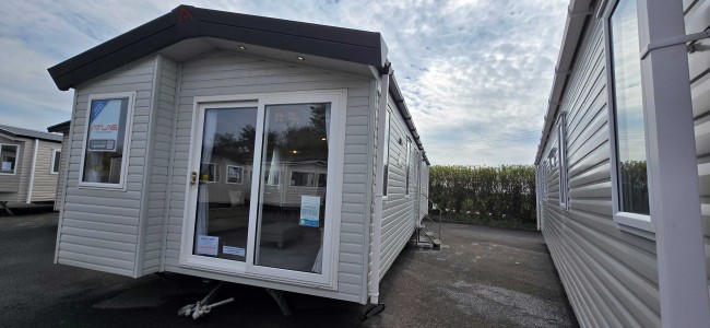 External view of the 2023 Atlas Debonair