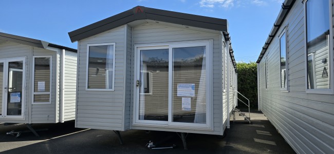 Exterior view of the 2023 Atlas Debonair 38 x 12 x 3 Bedroom