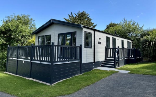Exterior view of Holywell 23 Swift Edmonton Lodge