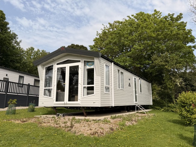 Altas Status Exterior view